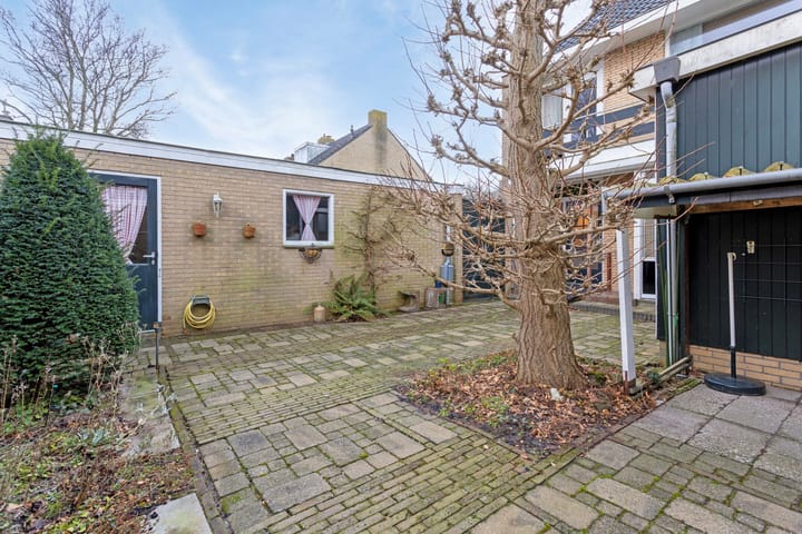 Foto 40 van Admiraal de Ruyterlaan 14