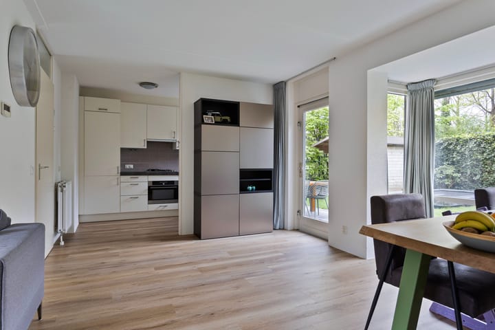 Foto 7 van Bernard Zweersstraat 11