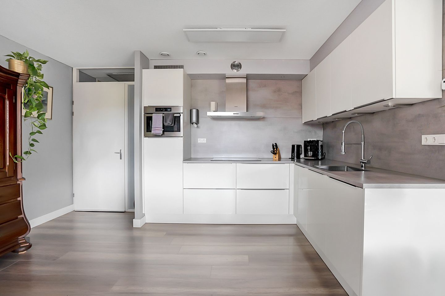 Photo 20 of Buizerdhof 14