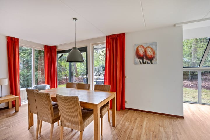 Photo 10 of Rolderstraat 11-A254