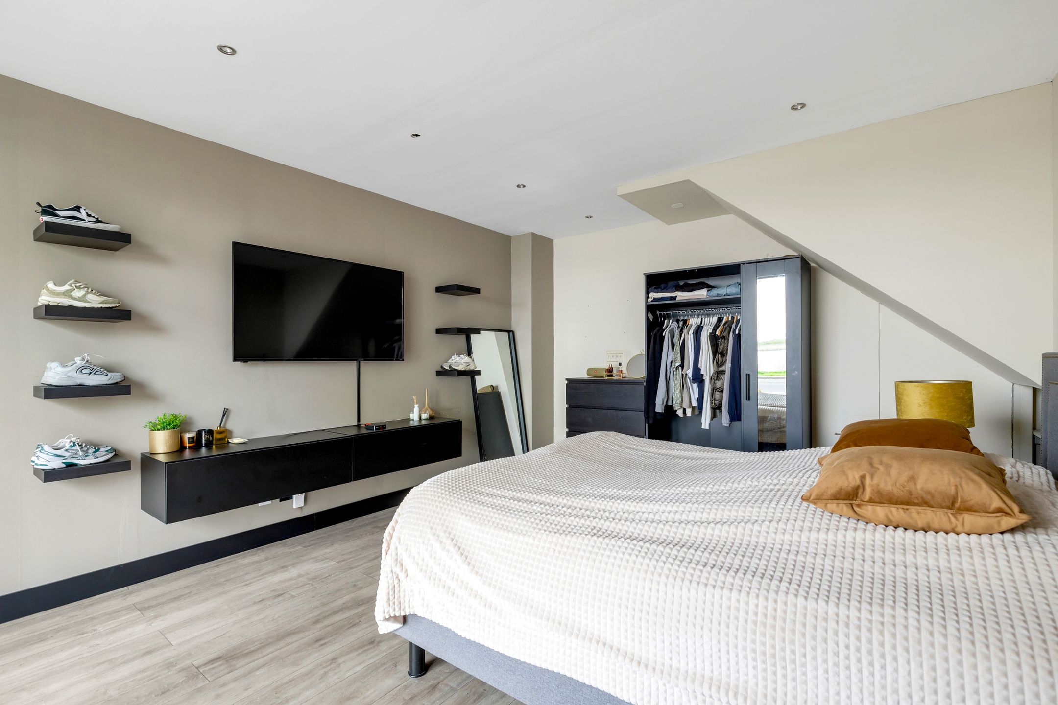 Foto 9 van Ploeganker 55