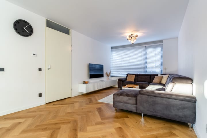 Foto 8 van Molstraat 18