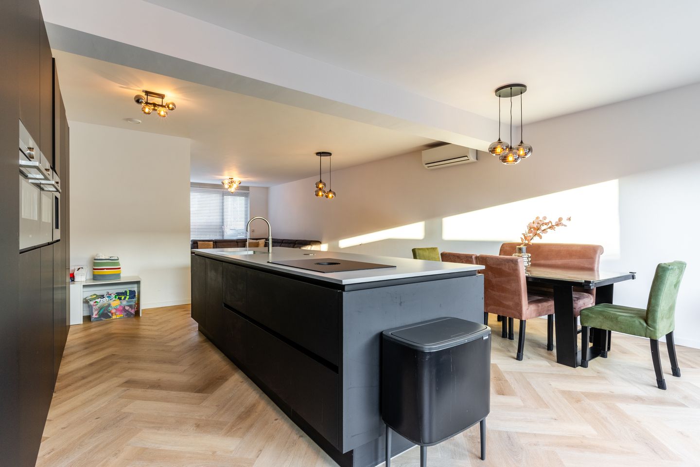 Foto 10 van Molstraat 18