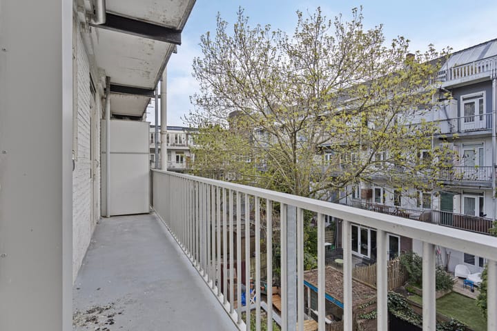 Photo 17 of Baffinstraat 13-2