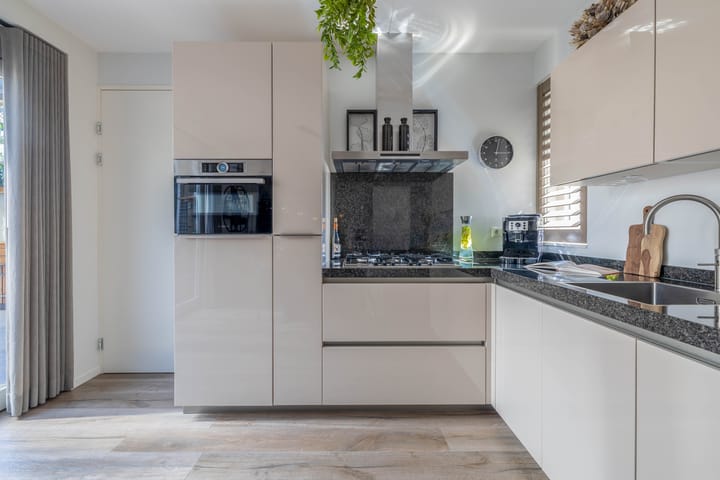 Foto 15 van Waalreseweg 128