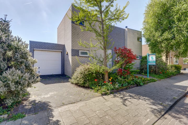 Photo 3 of Suze Groeneweglaan 118