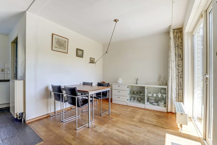 Photo 14 of Suze Groeneweglaan 118