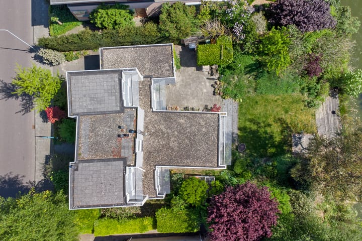 Photo 35 of Suze Groeneweglaan 118