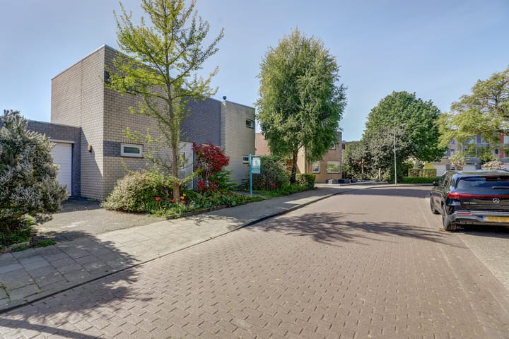 Photo 36 of Suze Groeneweglaan 118