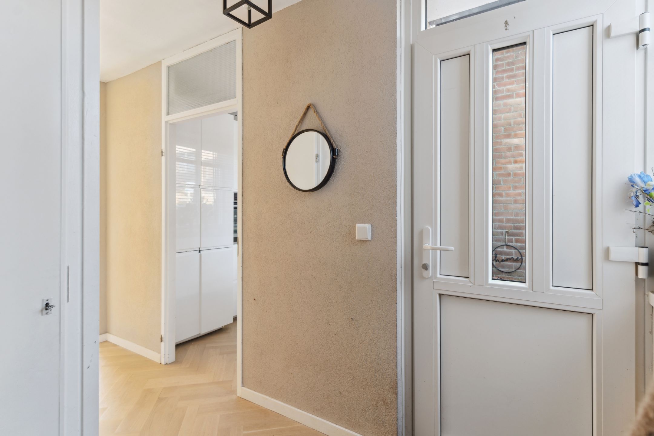 Foto 6 van Karmozijnbes 6