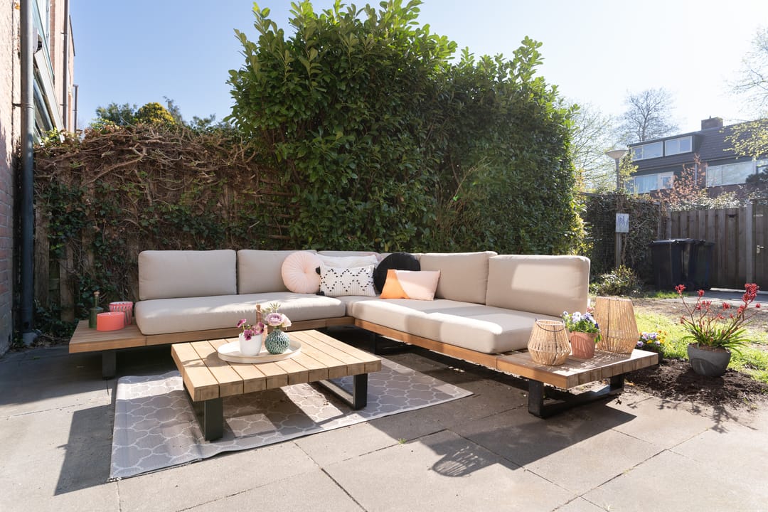 Foto 17 van Karmozijnbes 6