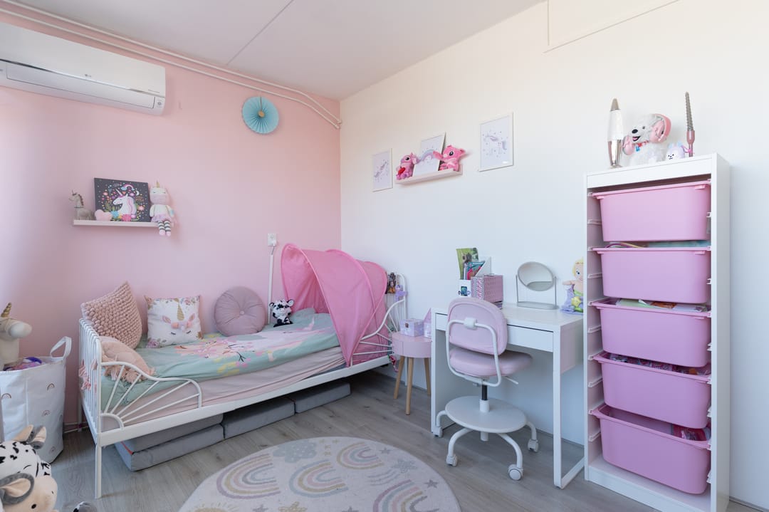 Foto 28 van Karmozijnbes 6