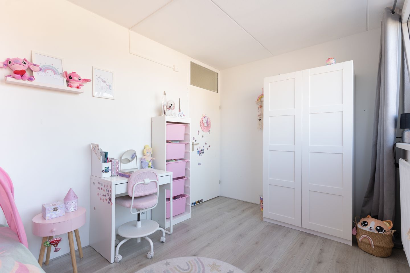 Foto 29 van Karmozijnbes 6