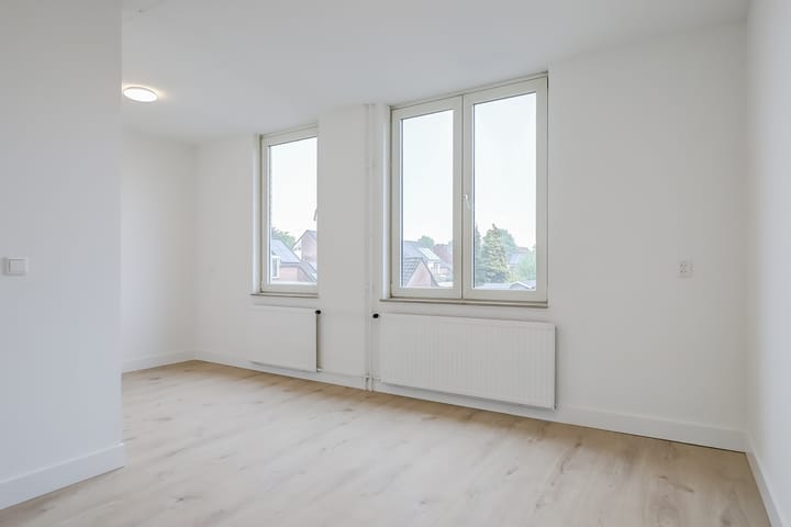 Photo 18 of Spireastraat 31