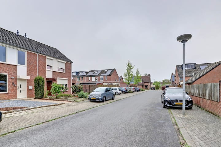 Photo 27 of Spireastraat 31