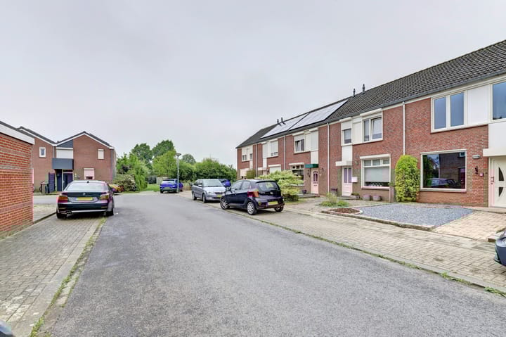 Photo 28 of Spireastraat 31