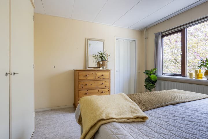 Foto 15 van van der Ploegstraat 84