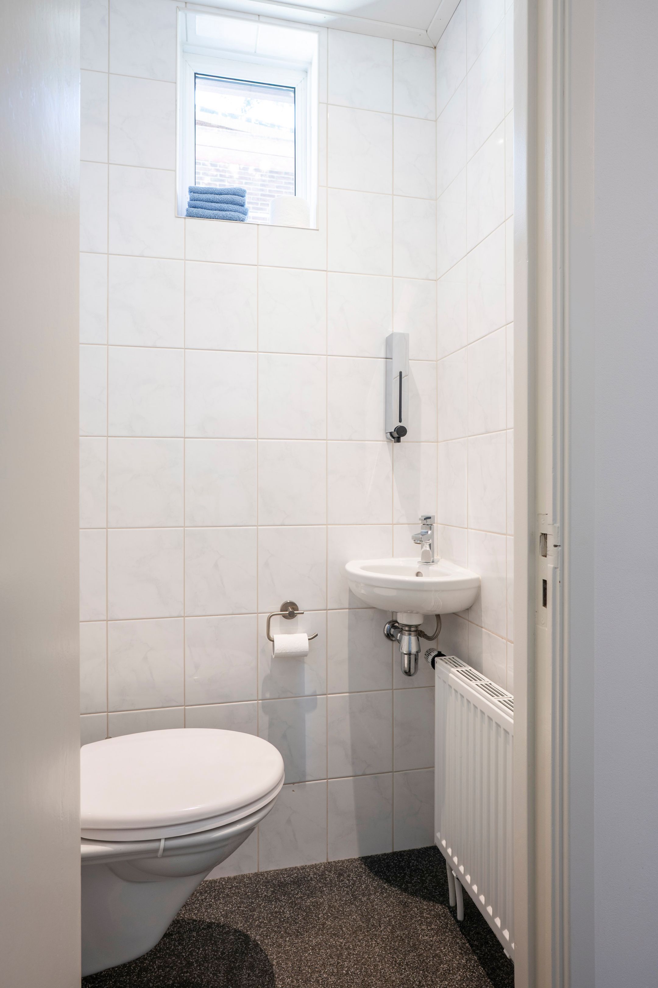 Photo 12 of Bergstraat 9