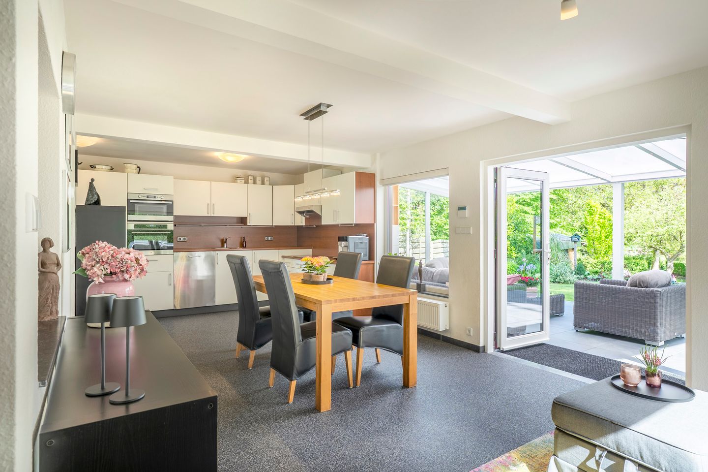 Photo 19 of Bergstraat 9