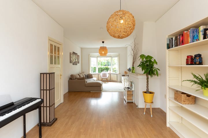 Photo 8 of Professor Kochstraat 21