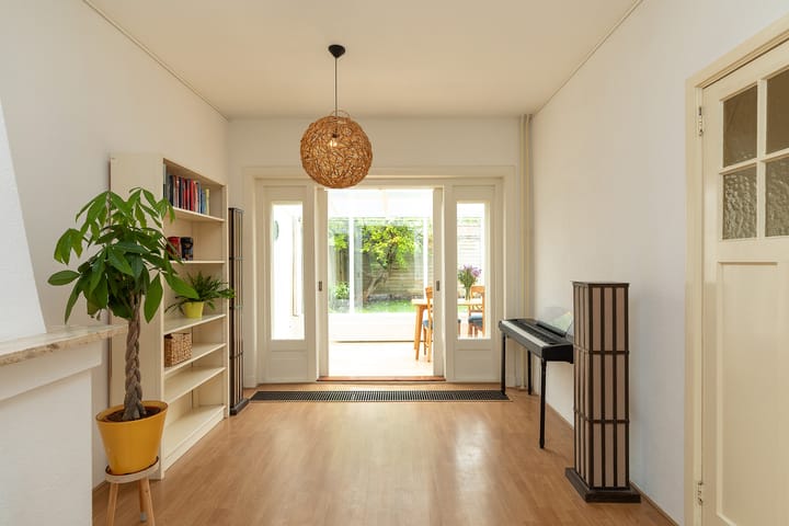 Photo 11 of Professor Kochstraat 21