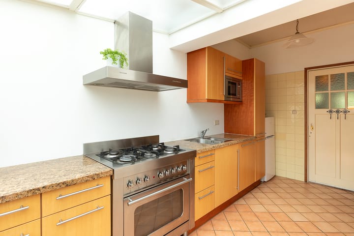 Photo 14 of Professor Kochstraat 21