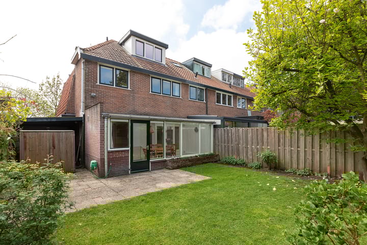 Photo 30 of Professor Kochstraat 21