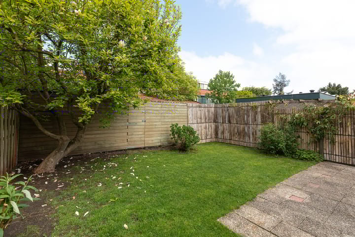 Photo 31 of Professor Kochstraat 21