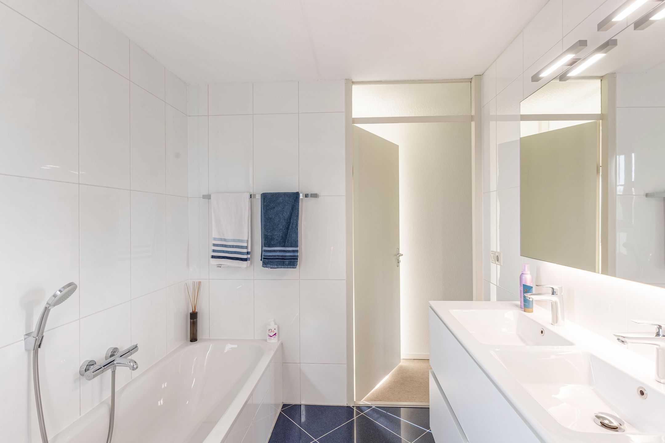 Foto 36 van Carel Willinklaan 24