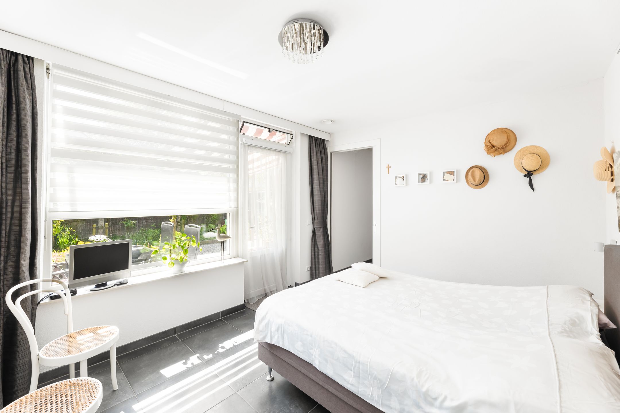 Photo 24 of Noordeinde 23