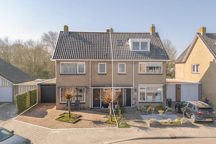 Voorborch 64