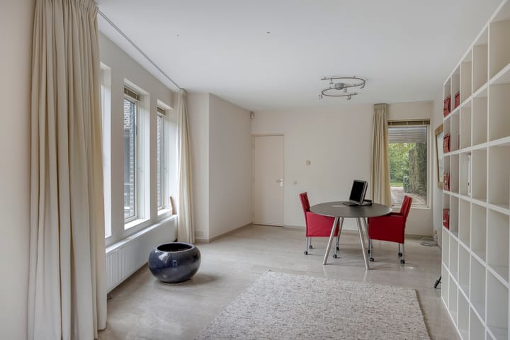 Photo 32 of Etstoel 23