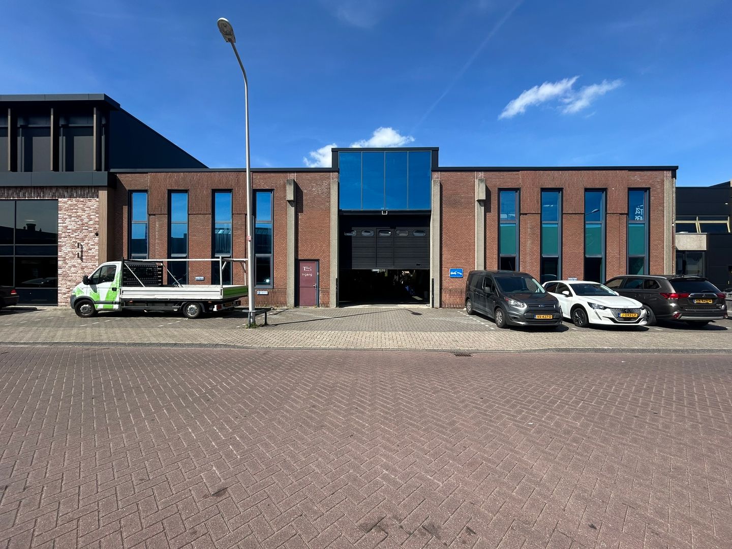 Bekijk foto 1 van Energiestraat 8