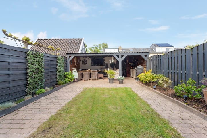 Foto 2 van Esdoornlaan 6