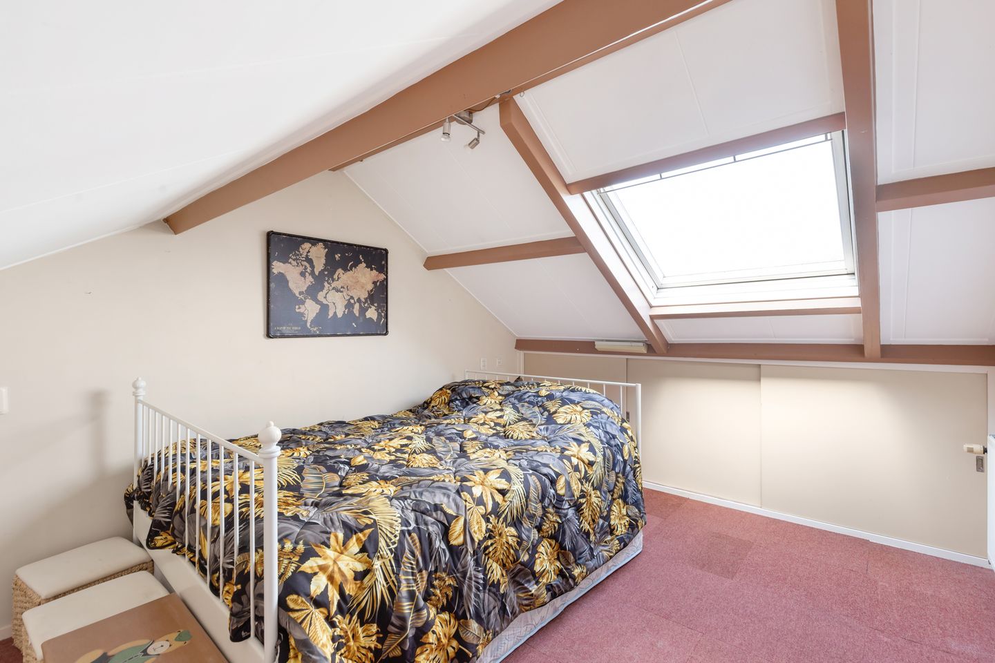 Foto 25 van Esdoornlaan 6