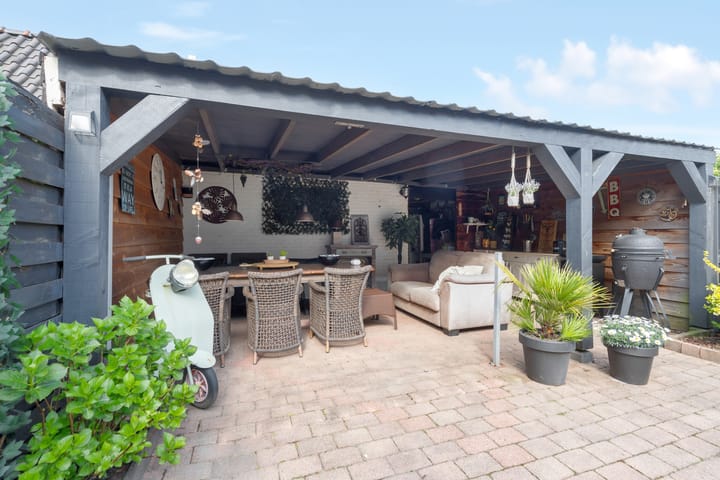 Foto 27 van Esdoornlaan 6