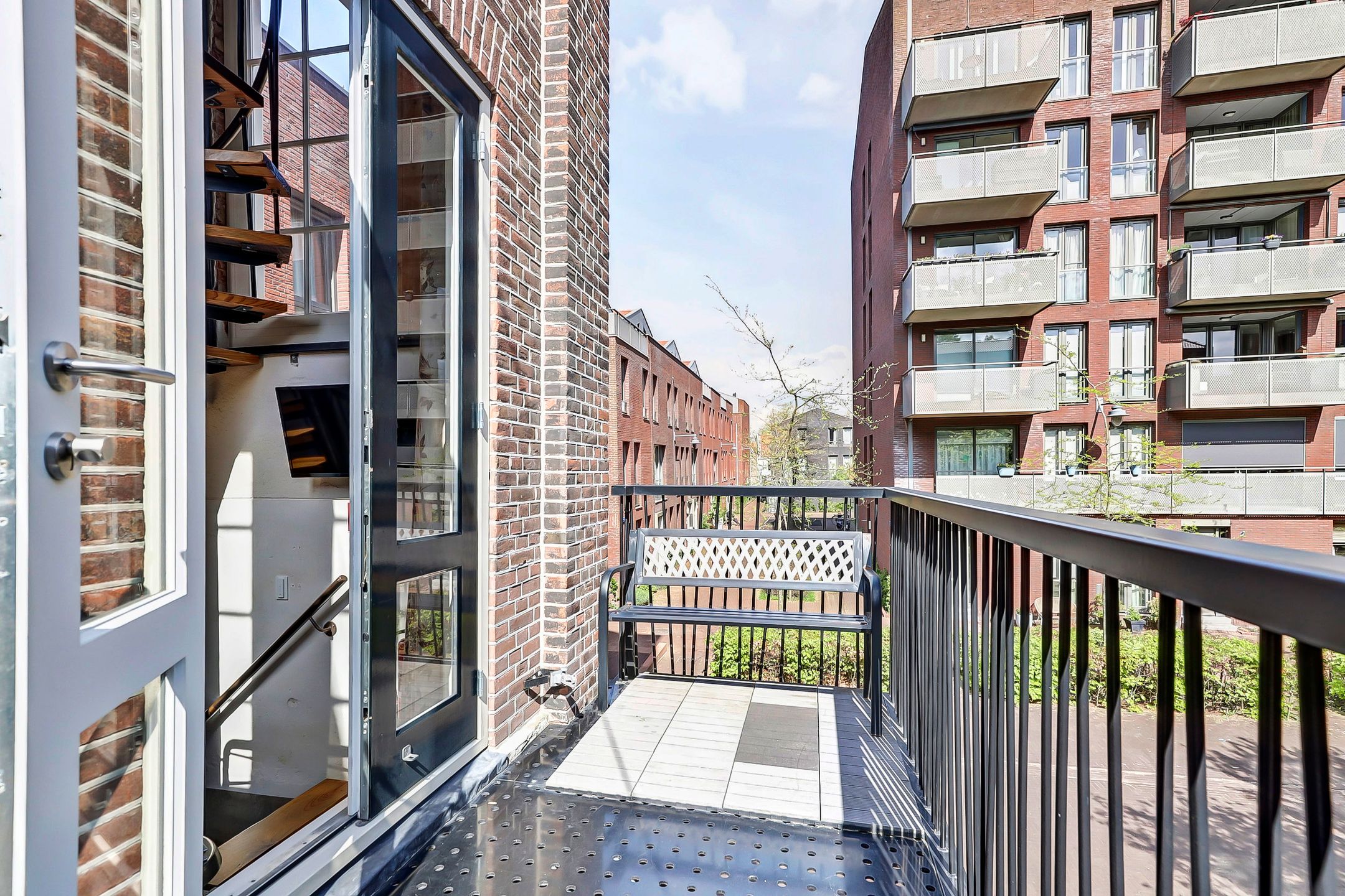 Foto 15 van Plazuidplein 1