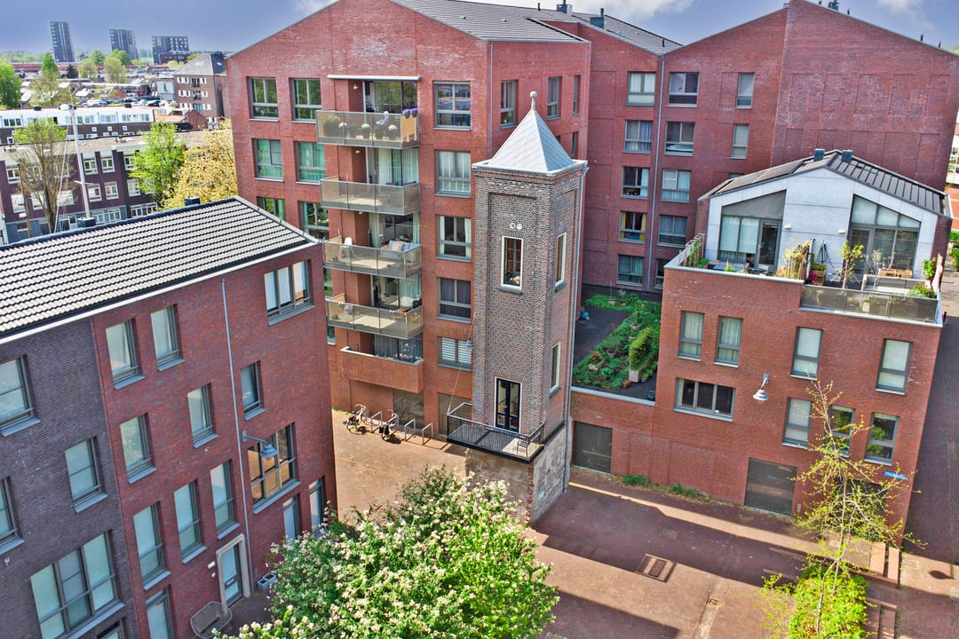 Foto 28 van Plazuidplein 1