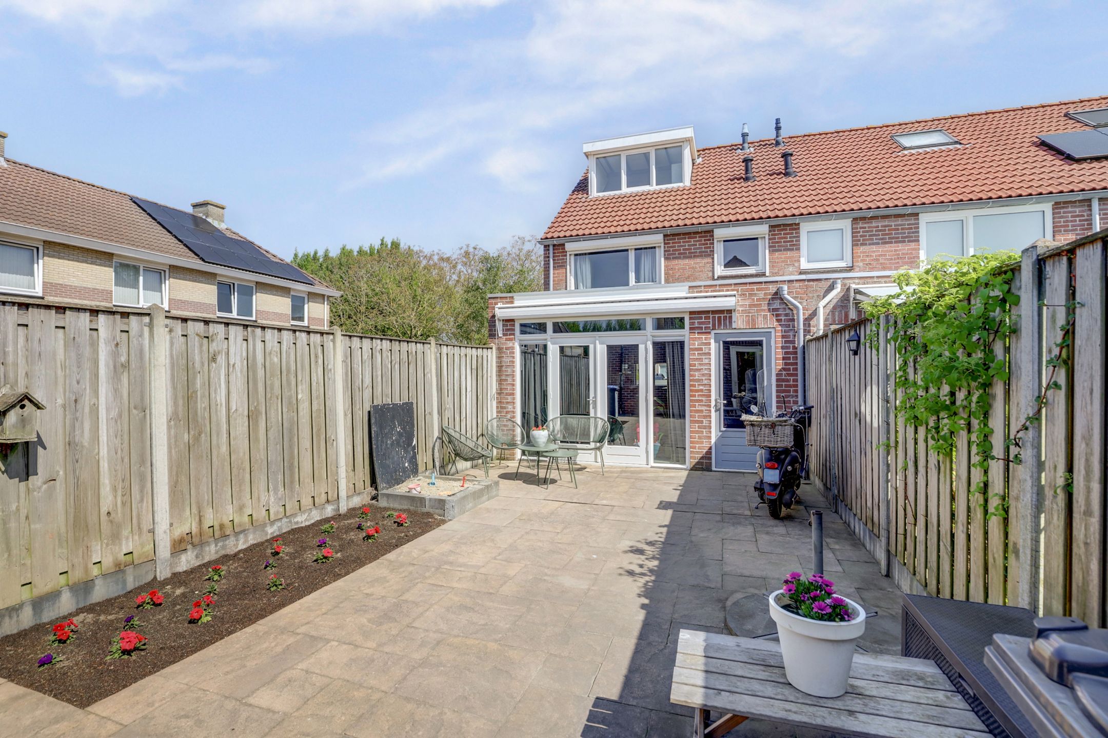 Photo 27 of Indira Gandhilaan 38