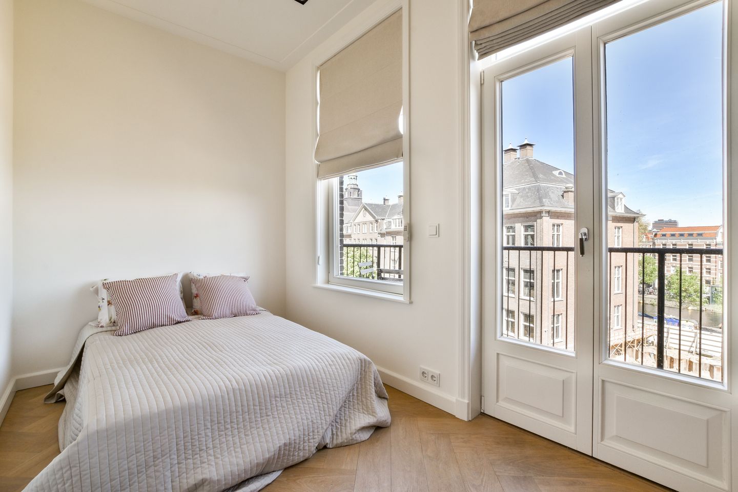 Photo 14 of Pieter de Hoochstraat 67-D