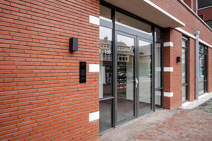 Photo 2 of Bronovolaan 1-A1