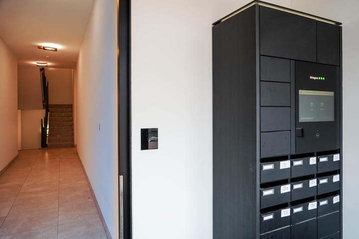 Photo 3 of Bronovolaan 1-A1