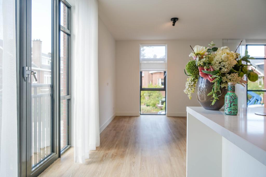 Foto 17 van Bronovolaan 1-A1