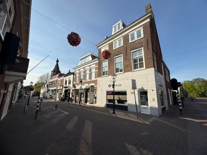 Dorpsstraat 42