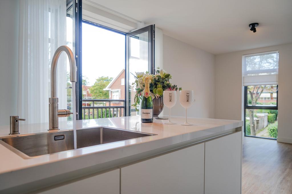 Foto 23 van Bronovolaan 1-A1