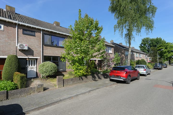 Foto 2 van Planetenstraat 51