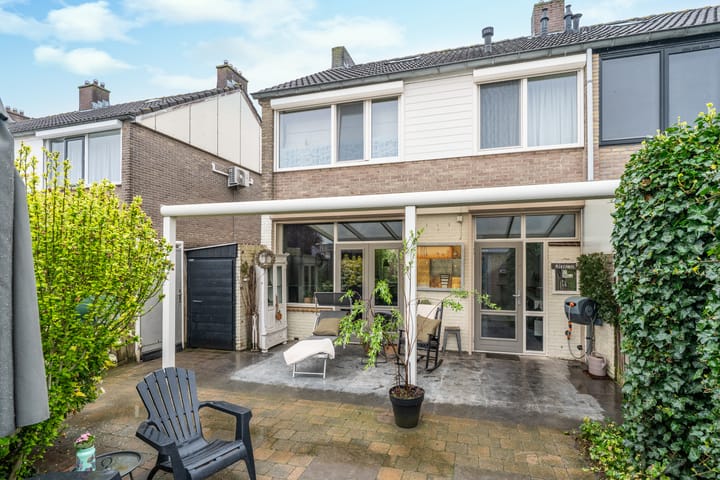 Foto 35 van Smirnoffstraat 16