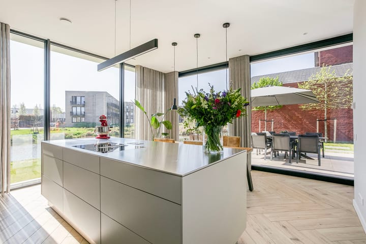 Foto 2 van Zaltbommelstraat 8