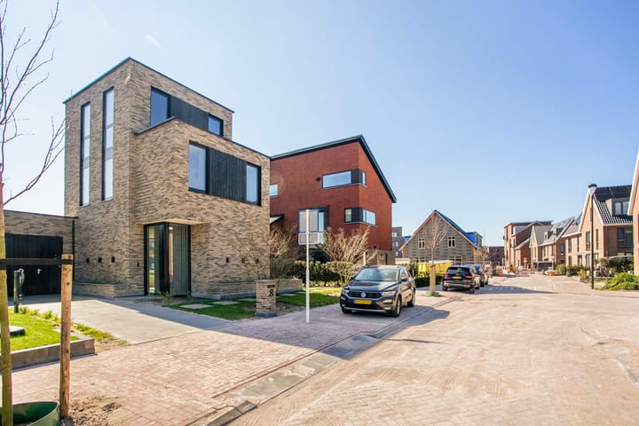 Foto 42 van Zaltbommelstraat 8