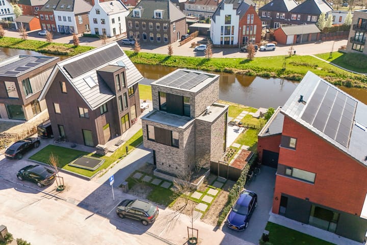 Foto 43 van Zaltbommelstraat 8